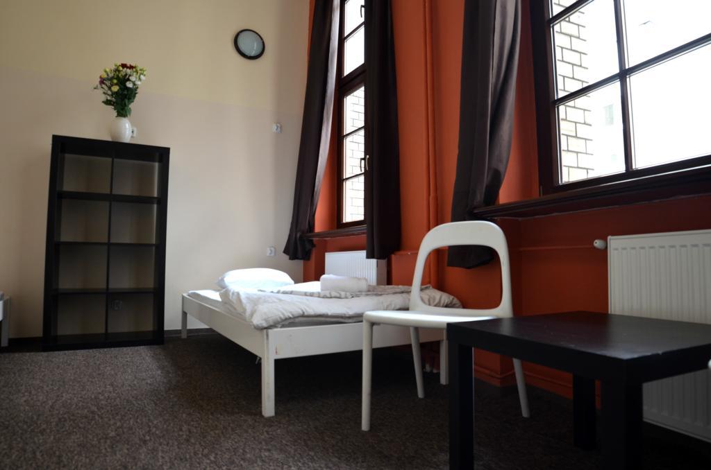 The One Hostel Вроцлав Номер фото