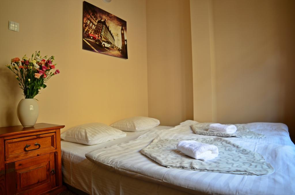 The One Hostel Вроцлав Экстерьер фото